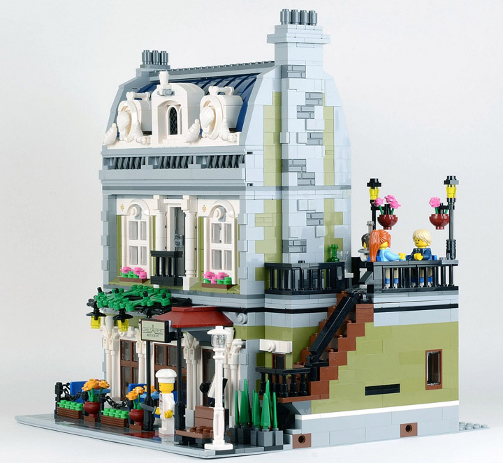 Huw's Parisian Restaurant 10243 Review Front