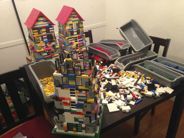 Brooklyn Nine Nine, Behind The Scenes With Lego Building