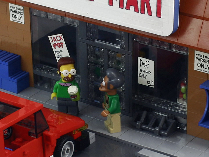6kyubi6's Lego Simpsons Kwik-E-Mart Detail