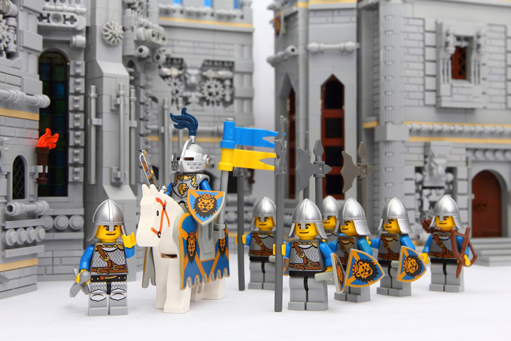 PockyLU Lego Blue Lion Castle Army