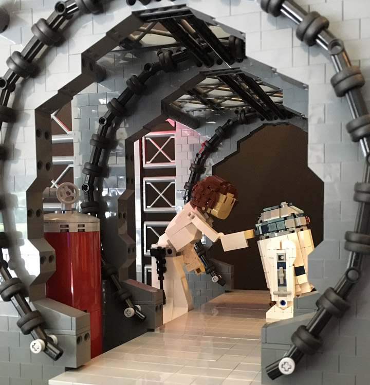 Miro Dudas Lego Star Wars R2D2 And Leia